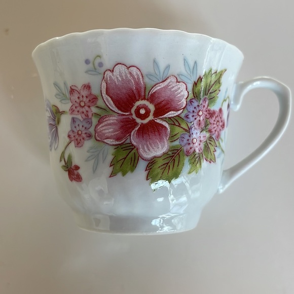 VTG Floral Demitasse Cup and Saucer - Picture 3 of 4